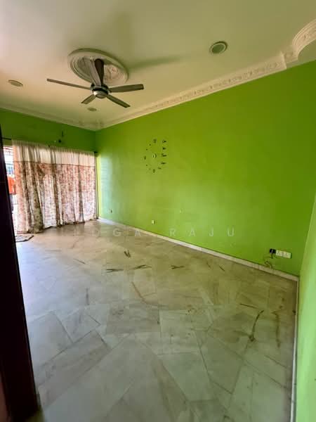1-storey Terraced House for Rent in Taman Sentosa (Klang) - Loga Raju - Living Room - PropertyGuru.com.my