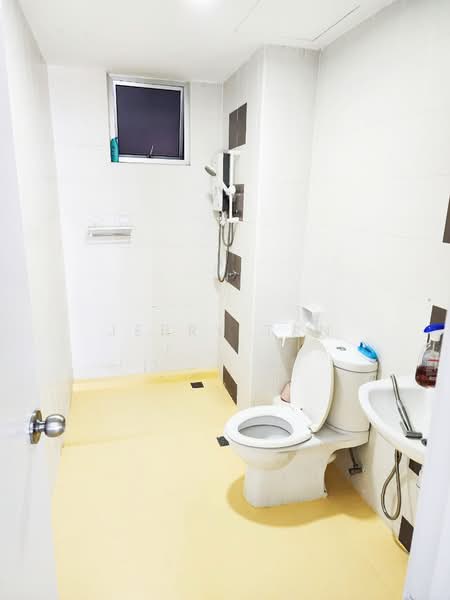 Condominium for Rent at The Golden Triangle Condominium - Jerry Tan - Bathroom - PropertyGuru.com.my