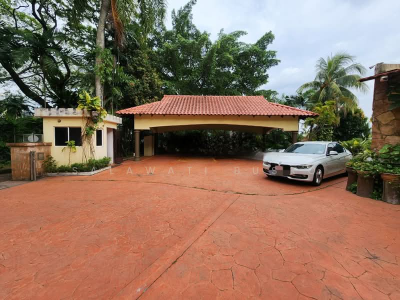 Bungalow for Sale in Sultan Abdul Aziz Shah Golf & Country Club (Shah Alam) - Salawati Busro - Exterior - PropertyGuru.com.my