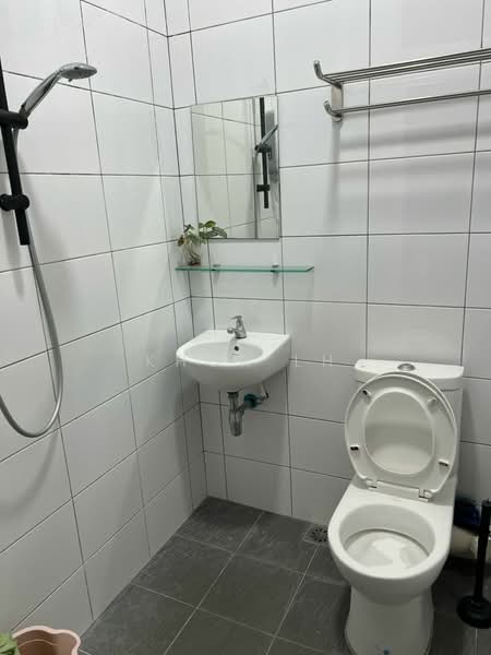 Taman Jubilee Phase 5 untuk Untuk Disewa - RM 1,200 /bulan, Feb 2026 - Bathroom - PropertyGuru.com.my