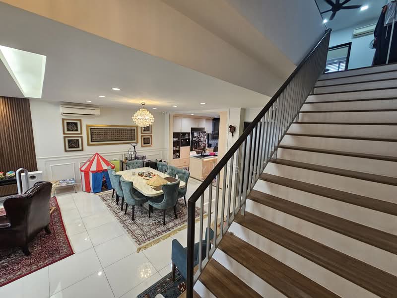 Bukit Jelutong untuk Untuk Dijual - RM 1,400,000, Mac 2026 - Living Room - PropertyGuru.com.my