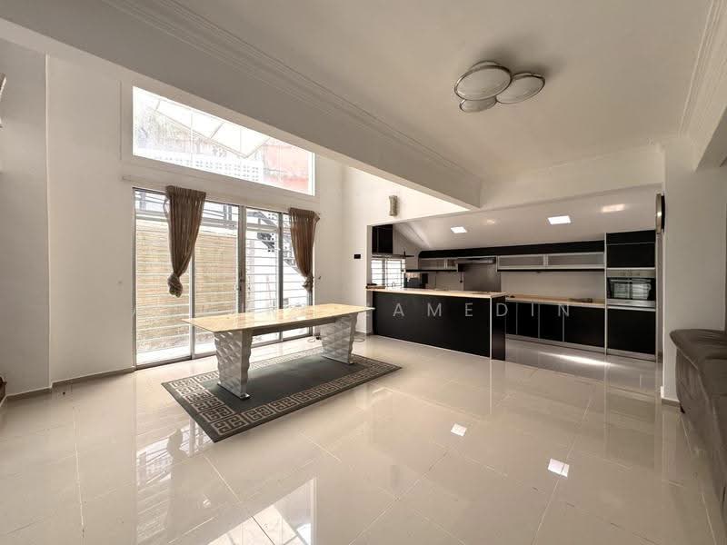 3-storey Terraced House for Sale in Ampang Jaya (Ampang) - Adzura Zamedin - Kitchen - PropertyGuru.com.my