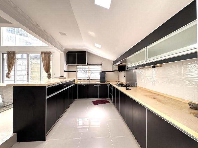3-storey Terraced House for Sale in Ampang Jaya (Ampang) - Adzura Zamedin - Kitchen - PropertyGuru.com.my