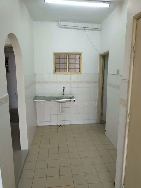 Flat for Sale at Sri Begonia - YC Chan - Kitchen - PropertyGuru.com.my
