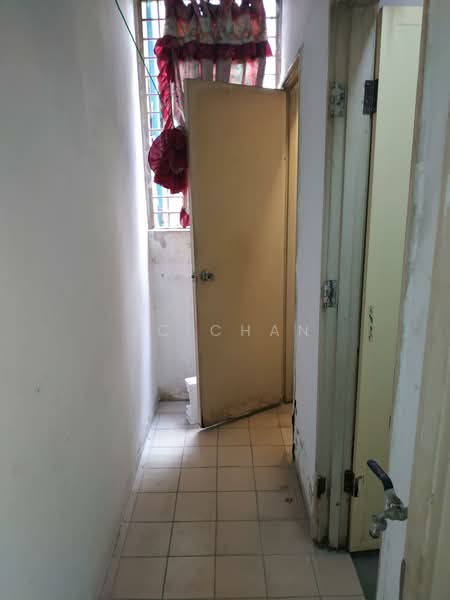 Flat for Sale at Sri Begonia - YC Chan - Corridor - PropertyGuru.com.my
