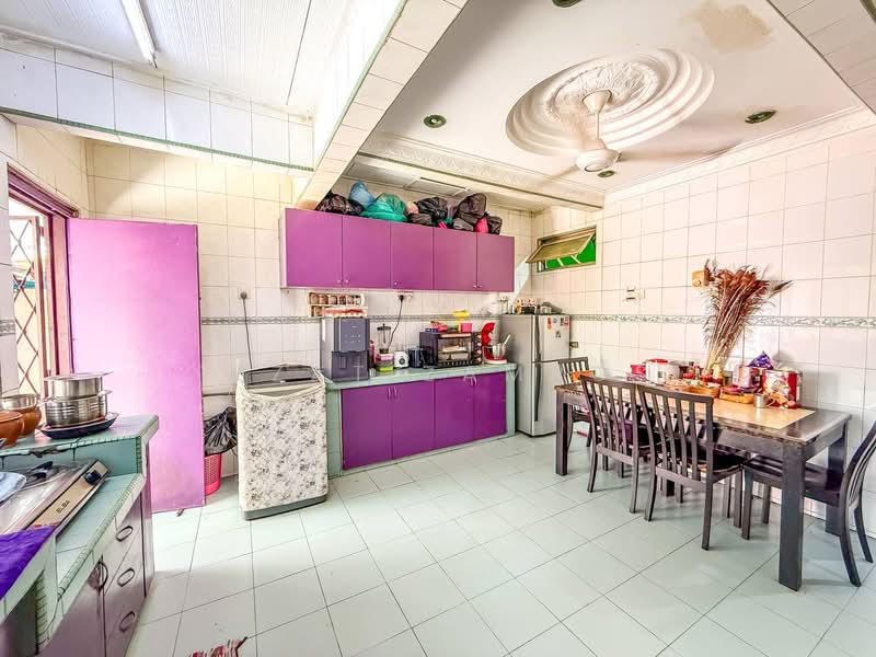 1-storey Terraced House for Sale in Taman Mawar (Bandar Kinrara) - Izzat Zamros - PropertyGuru.com.my