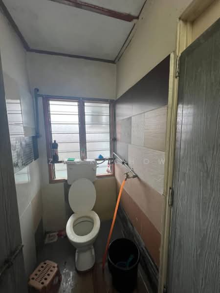 2-storey Terraced House for Sale in Taman Nora (Ulu Tiram) - Zack Chow - Bathroom - PropertyGuru.com.my
