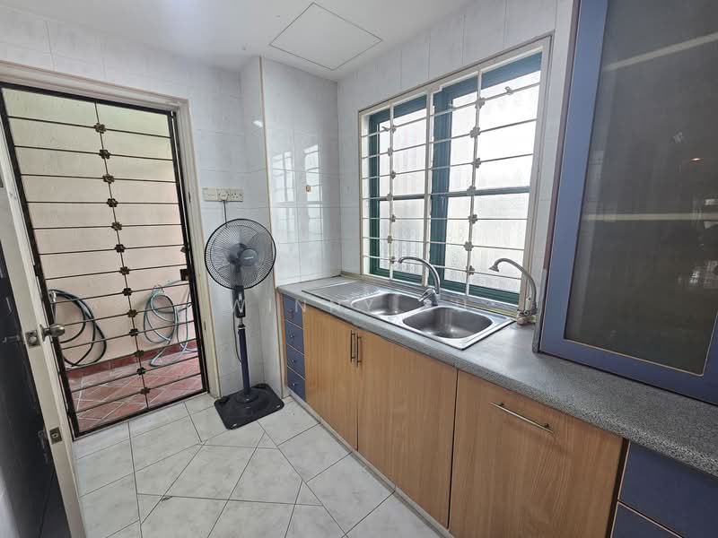 2-storey Terraced House for Sale in Bukit Jelutong (Shah Alam) - Winny Su - Kitchen - PropertyGuru.com.my