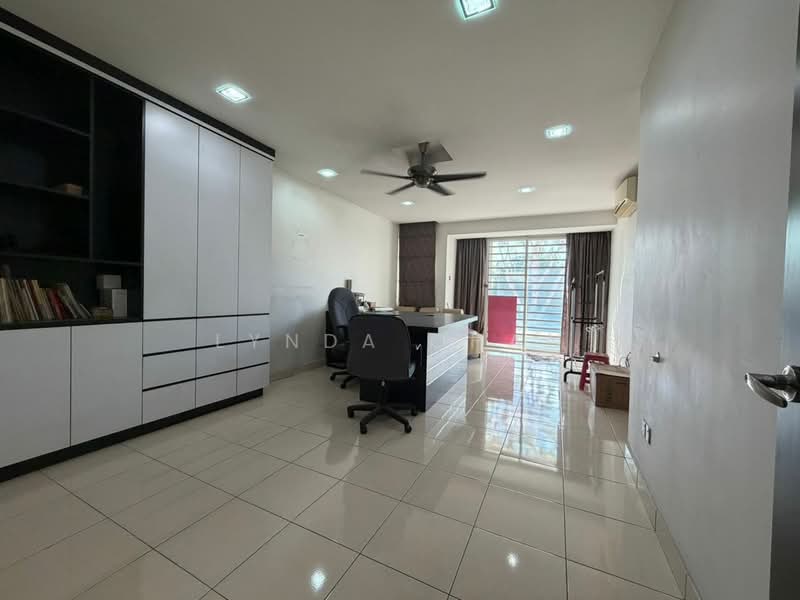 3 Storey Terrace Persiaran Paya Terubong, Bayan Lepas untuk Untuk Dijual - RM 1,600,000, Mac 2026 - Study - PropertyGuru.com.my