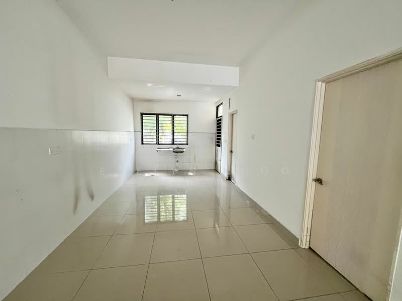 2-storey Terraced House for Sale in Rawang (Selangor) - Evelyn Khoo - Kitchen - PropertyGuru.com.my