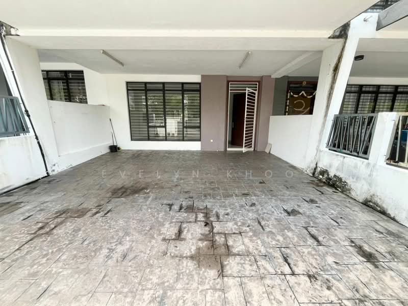 2-storey Terraced House for Sale in Rawang (Selangor) - Evelyn Khoo - Car Porch - PropertyGuru.com.my