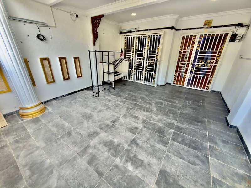 Terraced House for Sale in Bandar Tasik Puteri (Rawang) - Akramin Firdaus Bin Mokhtar - Entrance - PropertyGuru.com.my
