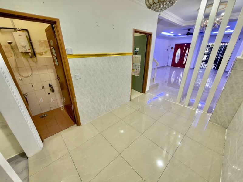 Terraced House for Sale in Bandar Tasik Puteri (Rawang) - Akramin Firdaus Bin Mokhtar - Bathroom - PropertyGuru.com.my