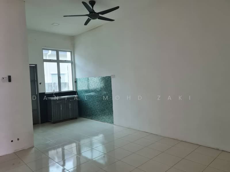 Taman Karangan Indah untuk Untuk Dijual - RM 350,000, Feb 2026 - Kitchen - PropertyGuru.com.my