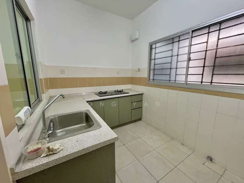 Terraced House for Sale in Setia Indah (Setia Alam) - Fong Yan - Kitchen - PropertyGuru.com.my