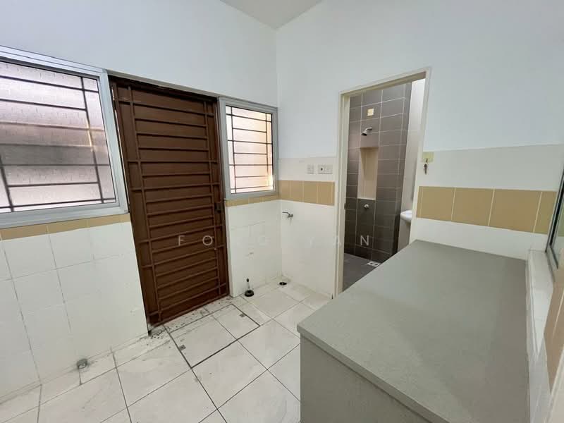 Terraced House for Sale in Setia Indah (Setia Alam) - Fong Yan - Bathroom - PropertyGuru.com.my