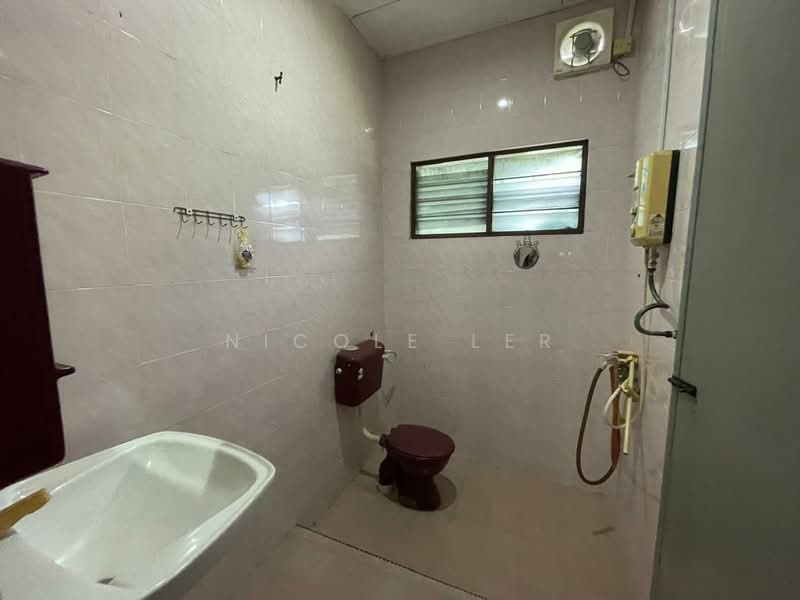 Bungalow for Sale in Klang (Selangor) - Nicole Ler - Bathroom - PropertyGuru.com.my