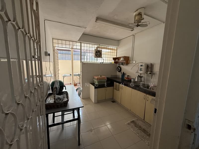 2.5-storey Terraced House for Sale in SS3 (Petaling Jaya) - Clemence Ngew - Kitchen - PropertyGuru.com.my