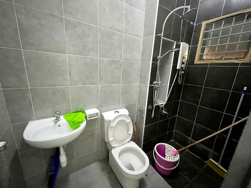 2-storey Terraced House for Sale in Setia Alam (Selangor) - Fong Yan - Bathroom - PropertyGuru.com.my