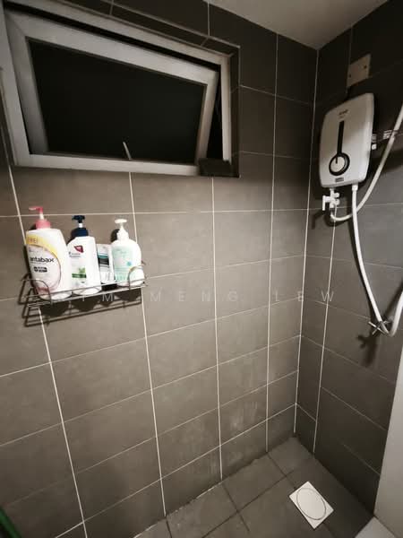 Condominium for Sale at First Residence (Residensi Unggul) - Kim Meng Lew - Bathroom - PropertyGuru.com.my