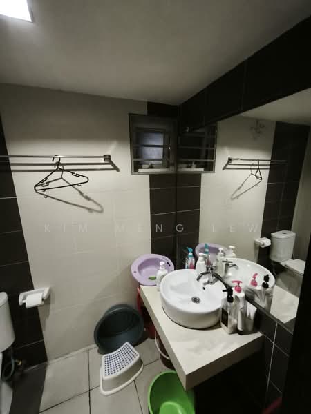 Condominium for Sale at First Residence (Residensi Unggul) - Kim Meng Lew - Bathroom - PropertyGuru.com.my