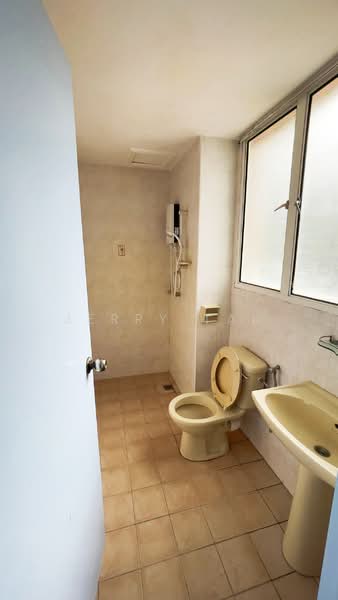Condominium for Rent at Regency Heights Condo - Jerry Tan - Bathroom - PropertyGuru.com.my