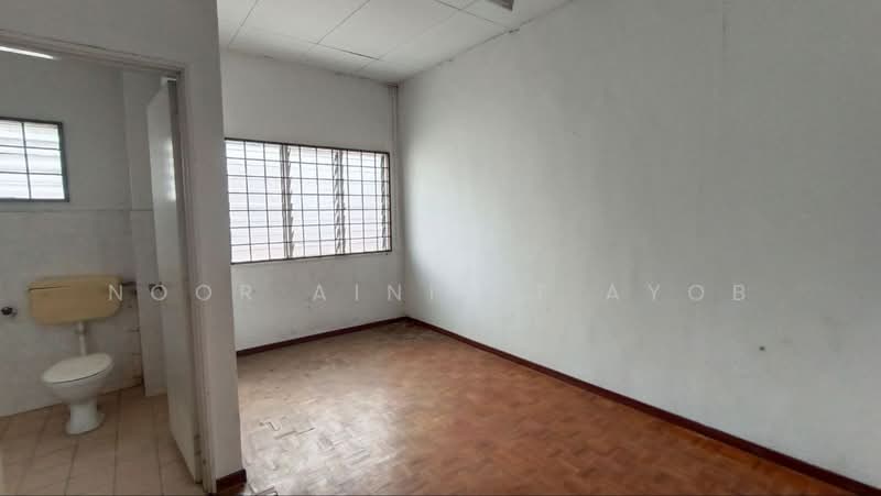 ENDLOT Taman Pinggiran Senawang Negeri Sembilan Terrace House untuk Untuk Dijual - RM 330,000, Mac 2026 - Bathroom - PropertyGuru.com.my