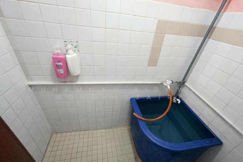 Seksyen 17 untuk Untuk Dijual - RM 430,000, Feb 2026 - Bathroom - PropertyGuru.com.my