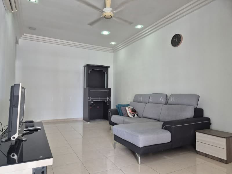 1-storey Terraced House for Rent in Bukit Indah (Iskandar Puteri (Nusajaya)) - Jit Sin Cheah - Living Room - PropertyGuru.com.my