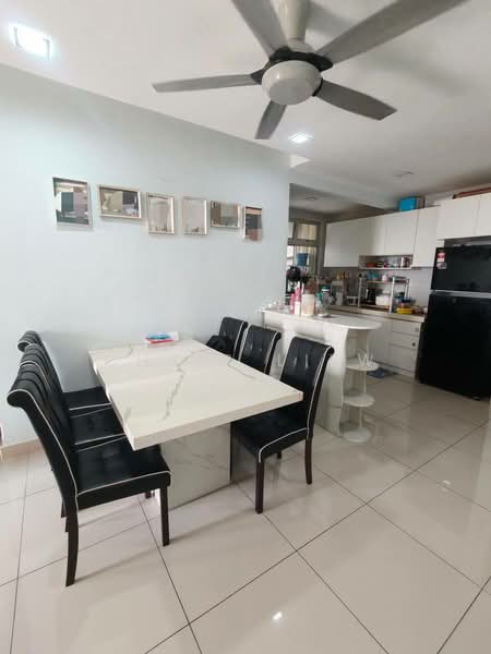 Service Residence for Sale at Larkin Heights - Chris Liew - Dining Room - PropertyGuru.com.my