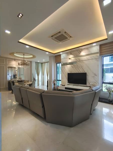 Rumah Berkembar untuk Dijual di Taman Adda Heights (Tebrau) - Yucong . - Living Room - PropertyGuru.com.my