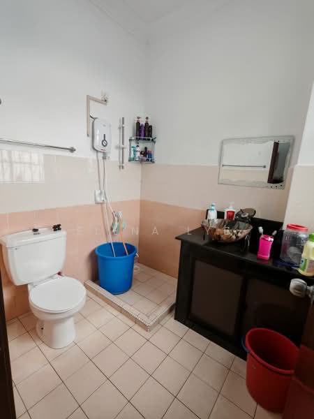 Taman Nusa Bestari untuk Untuk Dijual - RM 780,000, Feb 2026 - Bathroom - PropertyGuru.com.my