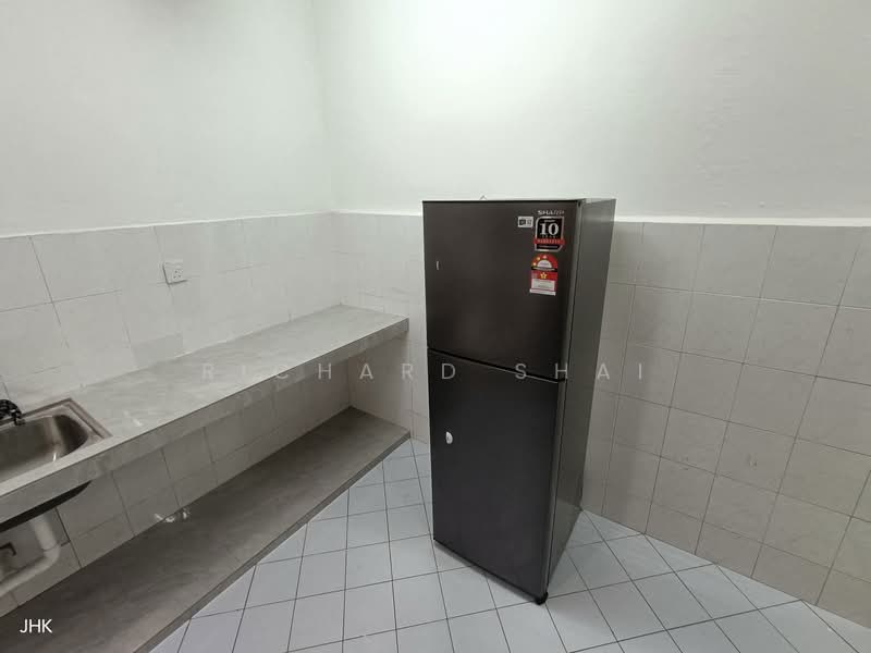 Permas Jaya untuk Untuk Disewa - RM 2,600 /bulan, Feb 2026 - Kitchen - PropertyGuru.com.my