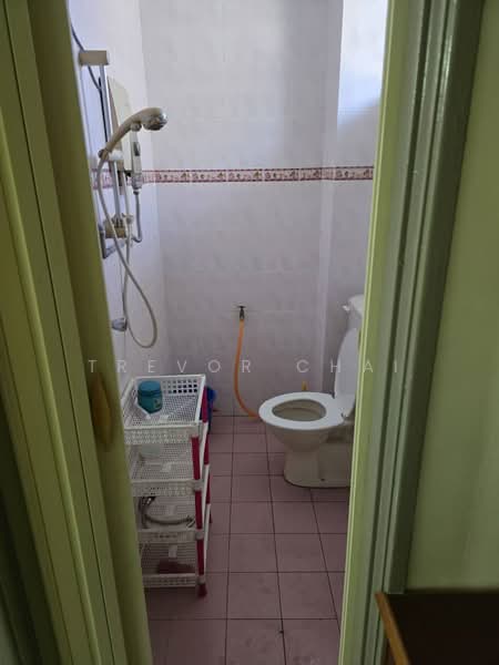 Apartment for Sale at Pangsapuri Pelangi - Trevor Chai - Bathroom - PropertyGuru.com.my