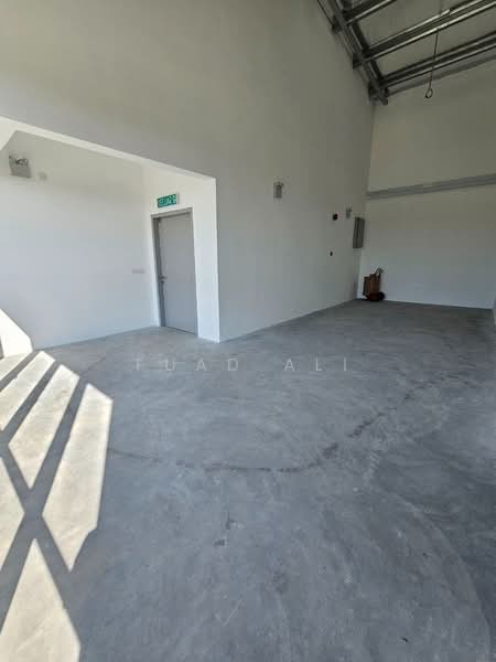 Factory for Rent in Sungai Buloh (Selangor) - Fuad Ali - Interior - PropertyGuru.com.my