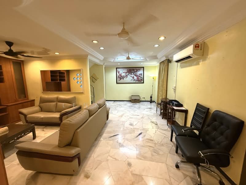 2-storey Terraced House for Rent in Subang Jaya (Selangor) - Lennard Lim - Living Room - PropertyGuru.com.my