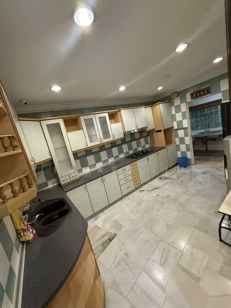 2-storey Terraced House for Rent in Subang Jaya (Selangor) - Lennard Lim - Kitchen - PropertyGuru.com.my