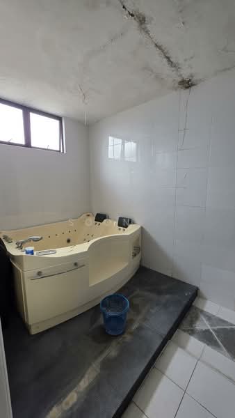 Semi-Detached House for Sale in Johor Bahru (Johor) - Soon . - Bathroom - PropertyGuru.com.my