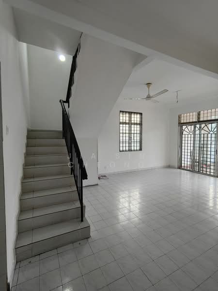 Taman Puteri Wangsa untuk Untuk Dijual - RM 570,000, Mac 2026 - Living Room - PropertyGuru.com.my