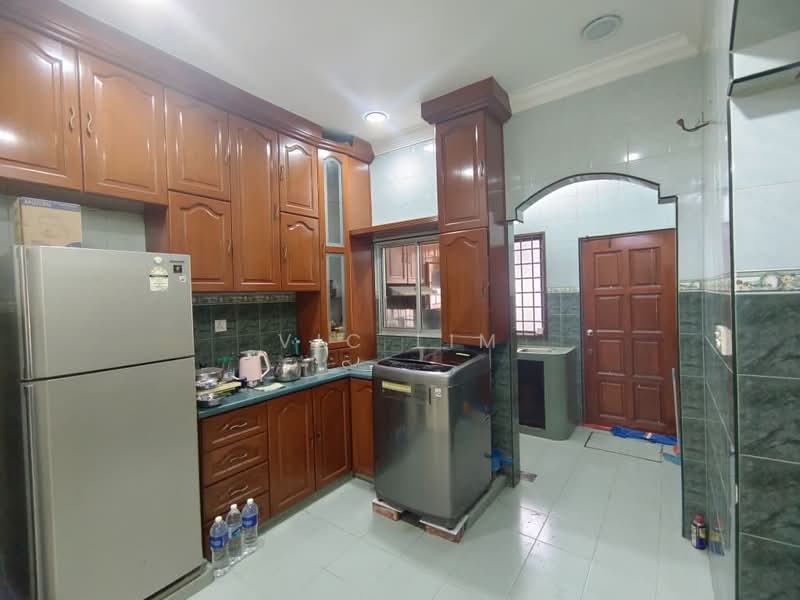 1-storey Terraced House for Sale in Bukit Indah (Iskandar Puteri (Nusajaya)) - Vic Lim - Kitchen - PropertyGuru.com.my