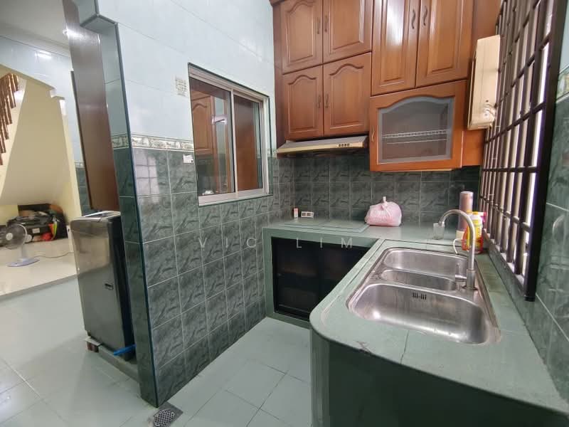 1-storey Terraced House for Sale in Bukit Indah (Iskandar Puteri (Nusajaya)) - Vic Lim - Kitchen - PropertyGuru.com.my