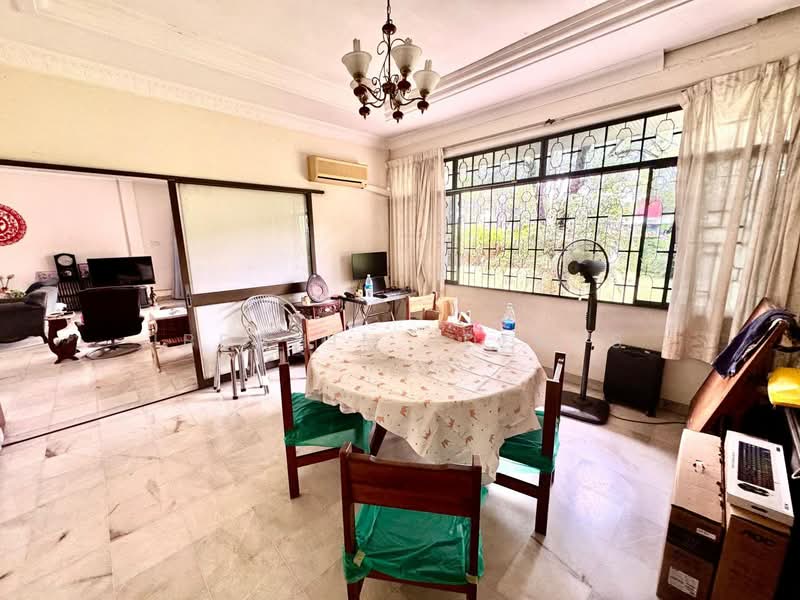 Bungalow @ Seksyen 4 Shah Alam untuk Untuk Dijual - RM 1,900,000, Feb 2026 - Dining Room - PropertyGuru.com.my