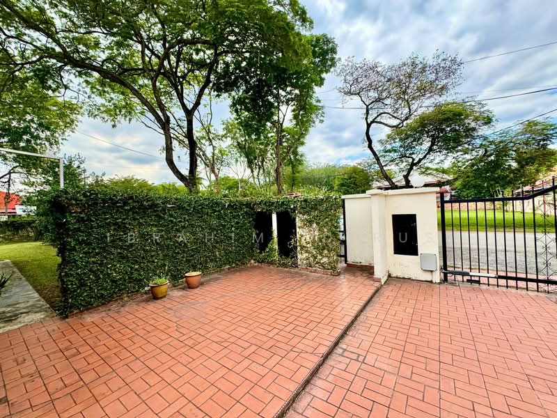 Bungalow @ Seksyen 4 Shah Alam untuk Untuk Dijual - RM 1,900,000, Feb 2026 - Exterior - PropertyGuru.com.my