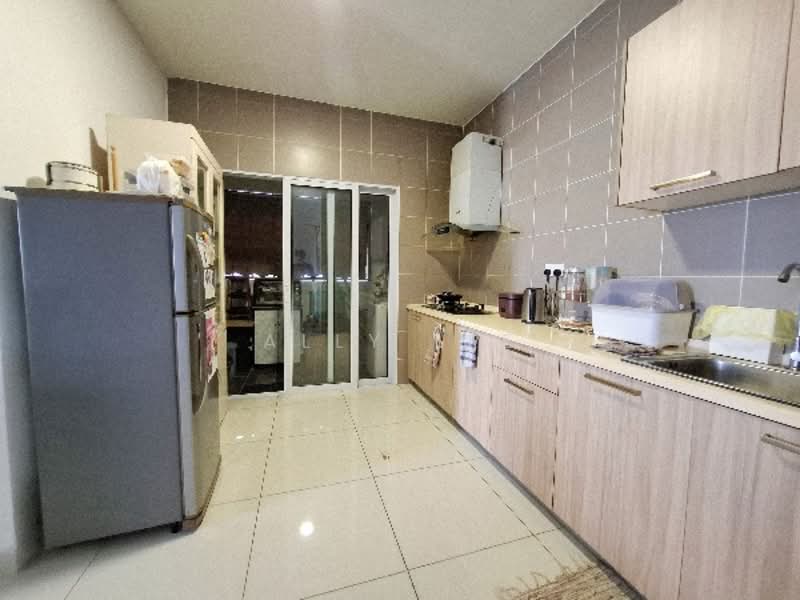 Condominium for Sale at Aurora Residence @ Lake Side City - Ally Lee - Kitchen - PropertyGuru.com.my