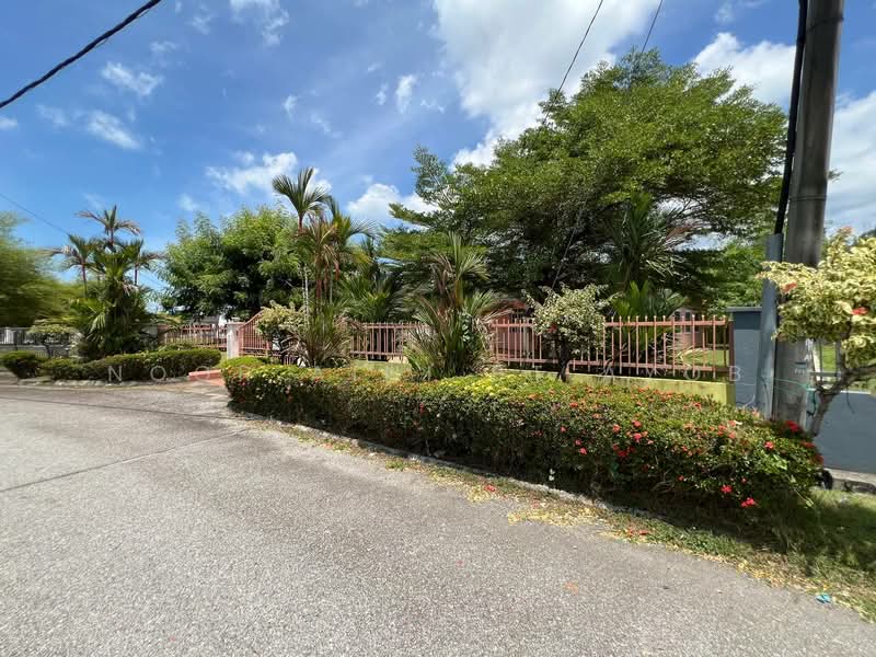 Bungalow for Sale in Port Dickson (Negeri Sembilan) - Noor Aini Bt Ayob - Exterior - PropertyGuru.com.my
