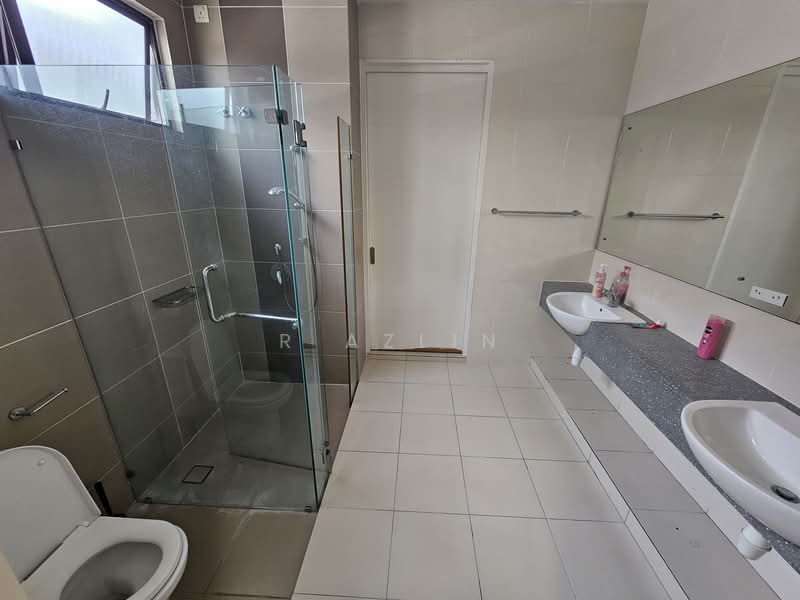 Semi-Detached House for Sale in Denai Alam (Shah Alam) - R Azlin - Bathroom - PropertyGuru.com.my
