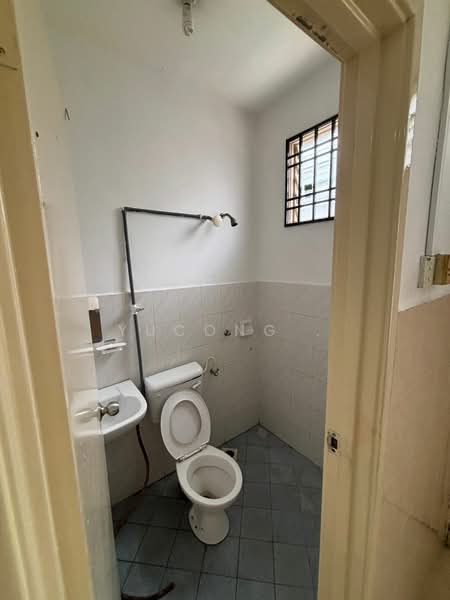 2-storey Terraced House for Sale in Taman Sri Pulai Perdana (Skudai) - Yucong . - Bathroom - PropertyGuru.com.my
