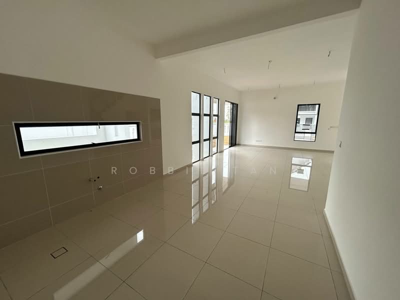 2-storey Terraced House for Sale in Taman Desa Tebrau (Tebrau) - Robbie Tan - Living Room - PropertyGuru.com.my
