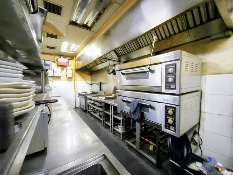 Centrestage Petaling Jaya untuk Untuk Disewa - RM 18,000 /bulan, Mac 2026 - Kitchen - PropertyGuru.com.my