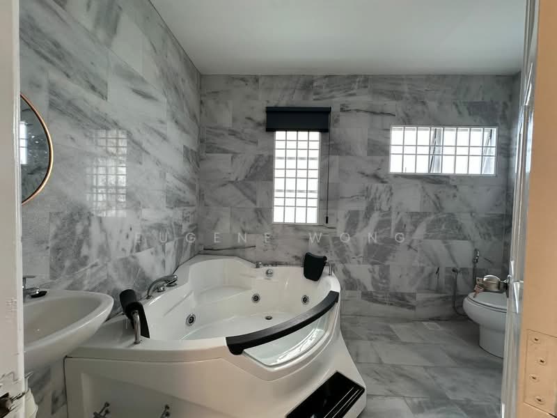 Semi-Detached House for Sale in Bandar Putra Permai (Seri Kembangan) - Eugene Wong - Bathroom - PropertyGuru.com.my